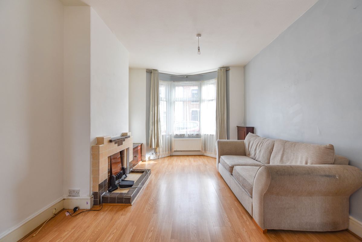 Euston Road, Northampton, Northamptonshire, NN4 8DU - Online Auctions