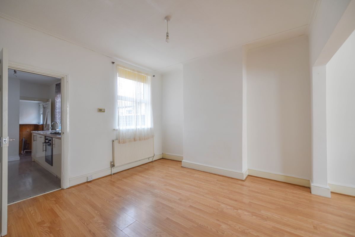 Euston Road, Northampton, Northamptonshire, NN4 8DU - Online Auctions