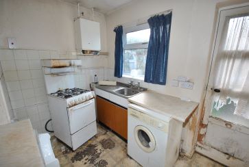 Property for Auction in Northamptonshire - 45 Greenview Drive, Links View, Northampton, Northamptonshire