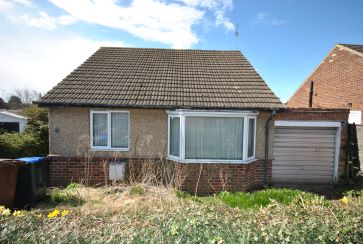 Property for Auction in Northamptonshire - 45 Greenview Drive, Links View, Northampton, Northamptonshire