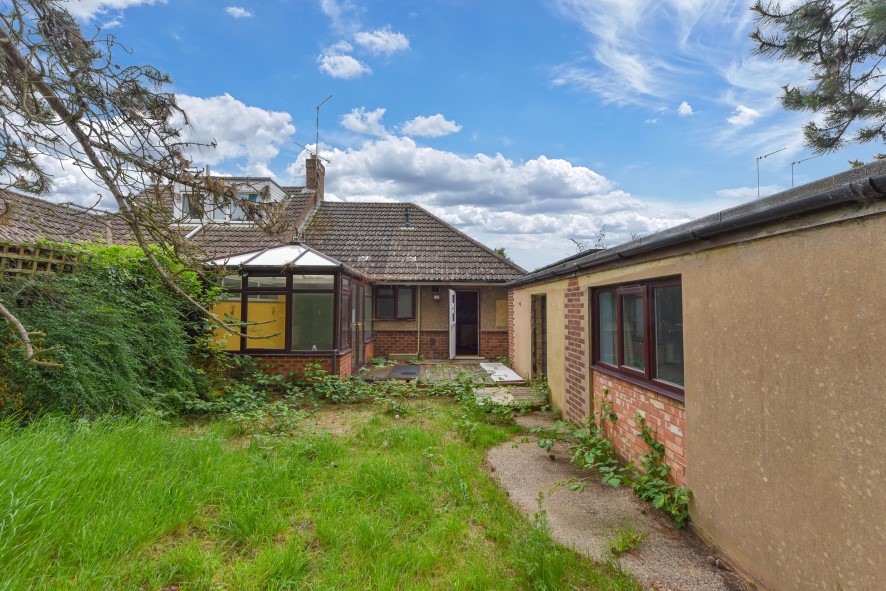 Property for Auction in Northamptonshire - 48 Charnwood Avenue, Northampton, Northamptonshire NN3 3DU