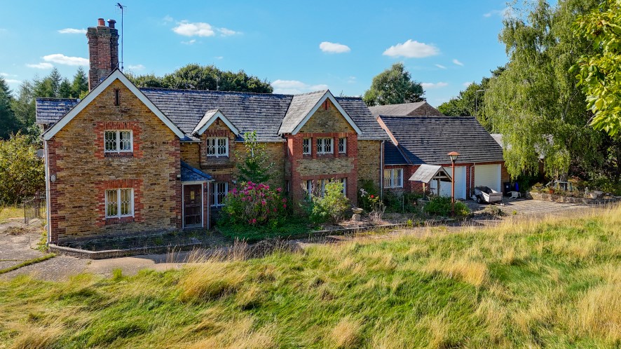 Property for Auction in Northamptonshire - Home Farm Cottage, Home Farm Lane, Northampton, Northamptonshire