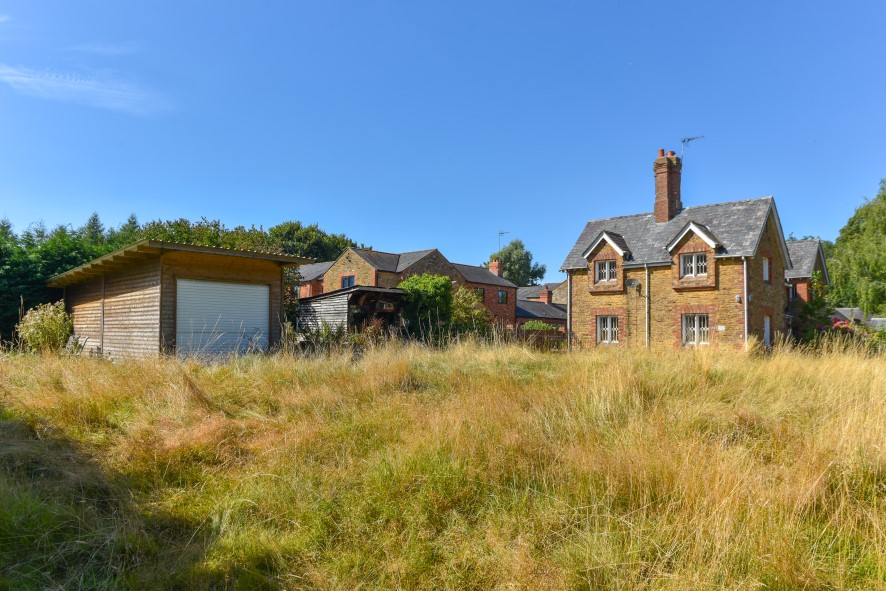 Property for Auction in Northamptonshire - Home Farm Cottage, Home Farm Lane, Northampton, Northamptonshire