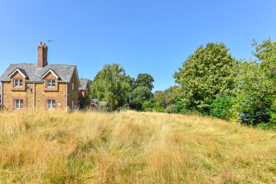 Property for Auction in Northamptonshire - Home Farm Cottage, Home Farm Lane, Northampton, Northamptonshire