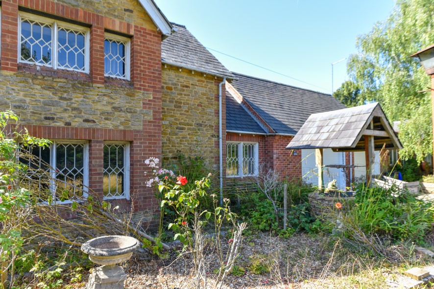 Property for Auction in Northamptonshire - Home Farm Cottage, Home Farm Lane, Northampton, Northamptonshire