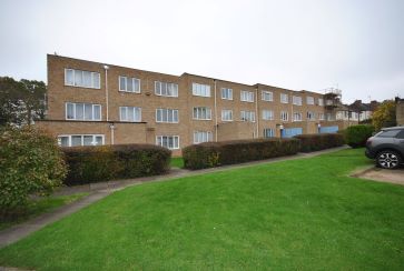 Property for Auction in Northamptonshire - 6 Delapre Court, London Road, Northampton, Northamptonshire