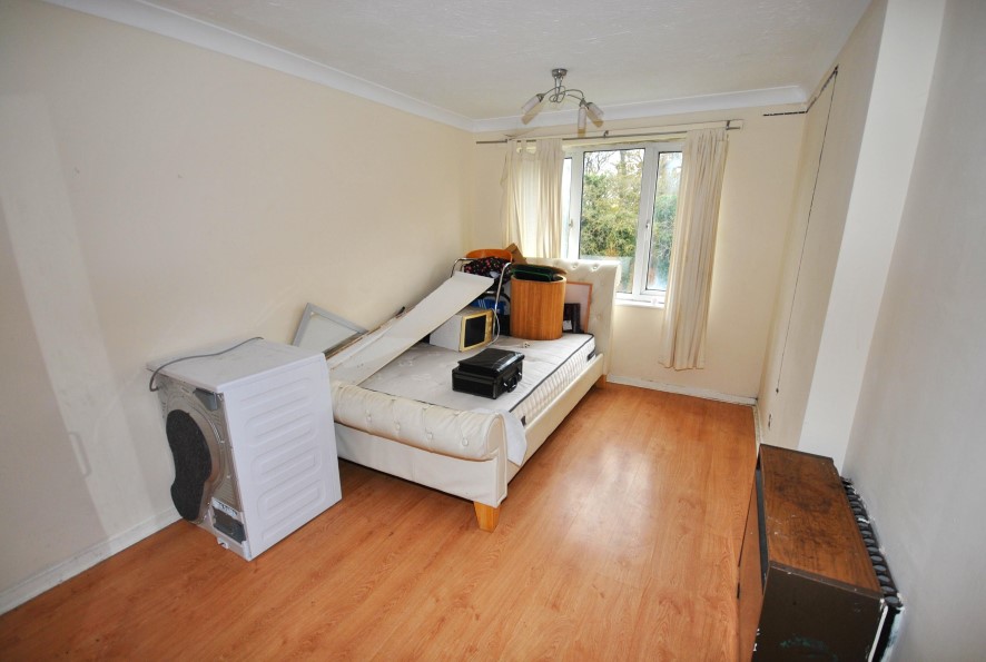 Property for Auction in Northamptonshire - 6 Delapre Court, London Road, Northampton, Northamptonshire