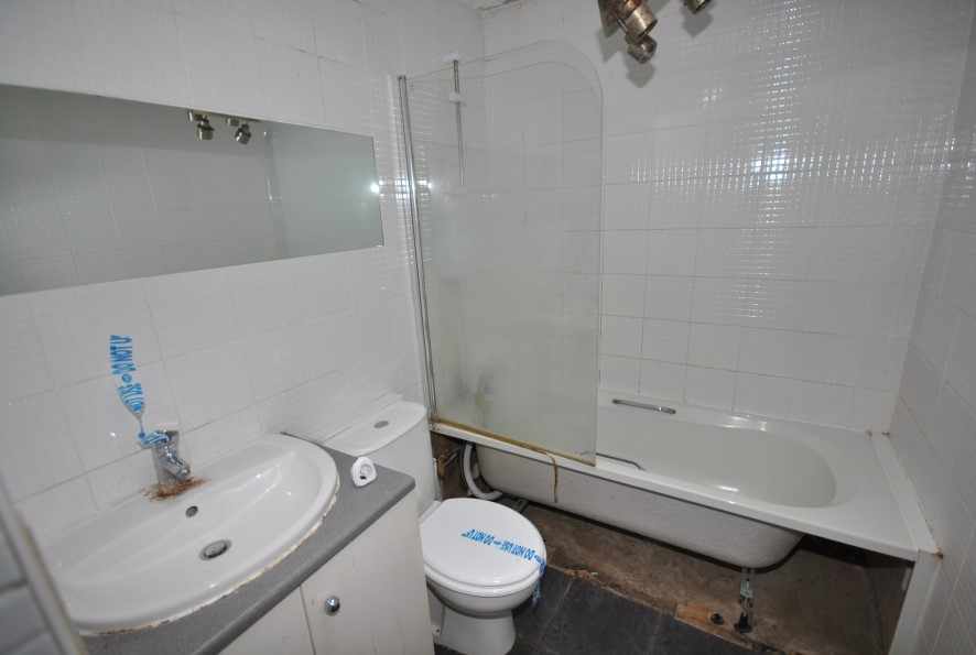 Property for Auction in Northamptonshire - 6 Delapre Court, London Road, Northampton, Northamptonshire