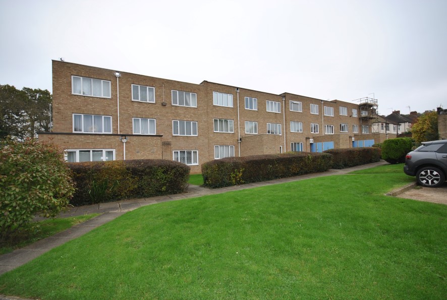 Property for Auction in Northamptonshire - 6 Delapre Court, London Road, Northampton, Northamptonshire
