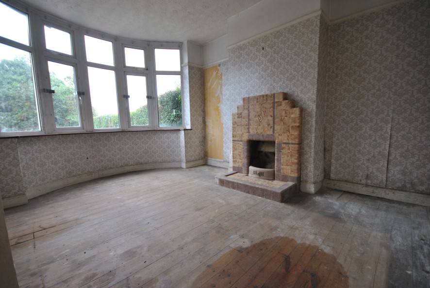 Property for Auction in Northamptonshire - 16 Kislingbury Road, Rothersthorpe, Northampton, Northamptonshire