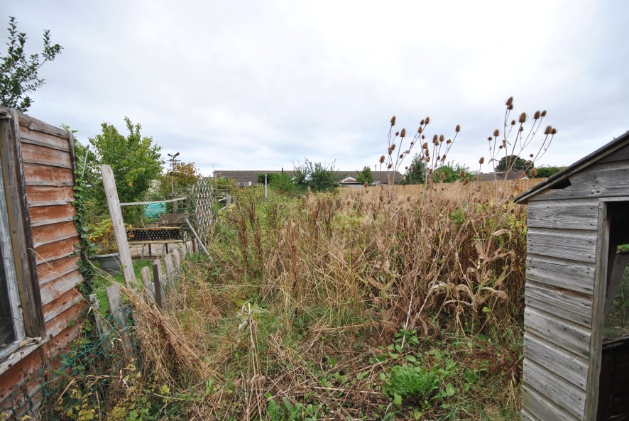 Property for Auction in Northamptonshire - 16 Kislingbury Road, Rothersthorpe, Northampton, Northamptonshire