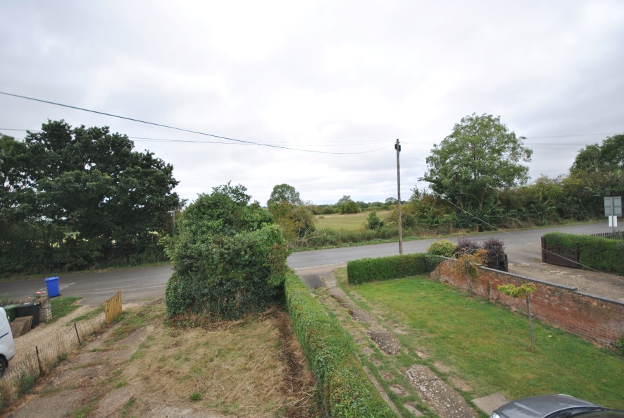 Property for Auction in Northamptonshire - 16 Kislingbury Road, Rothersthorpe, Northampton, Northamptonshire