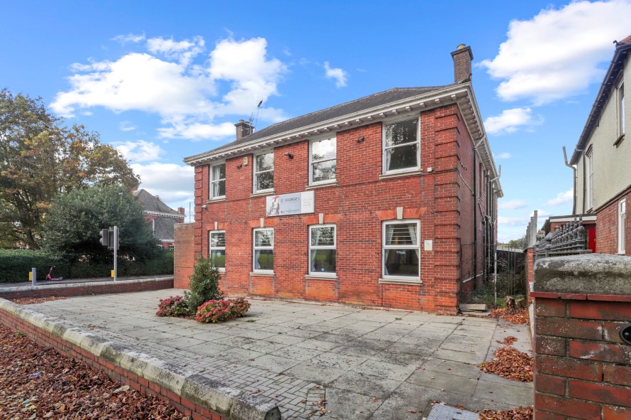 Property for Auction in Northamptonshire - 78 St. Georges Avenue, Northampton, Northamptonshire