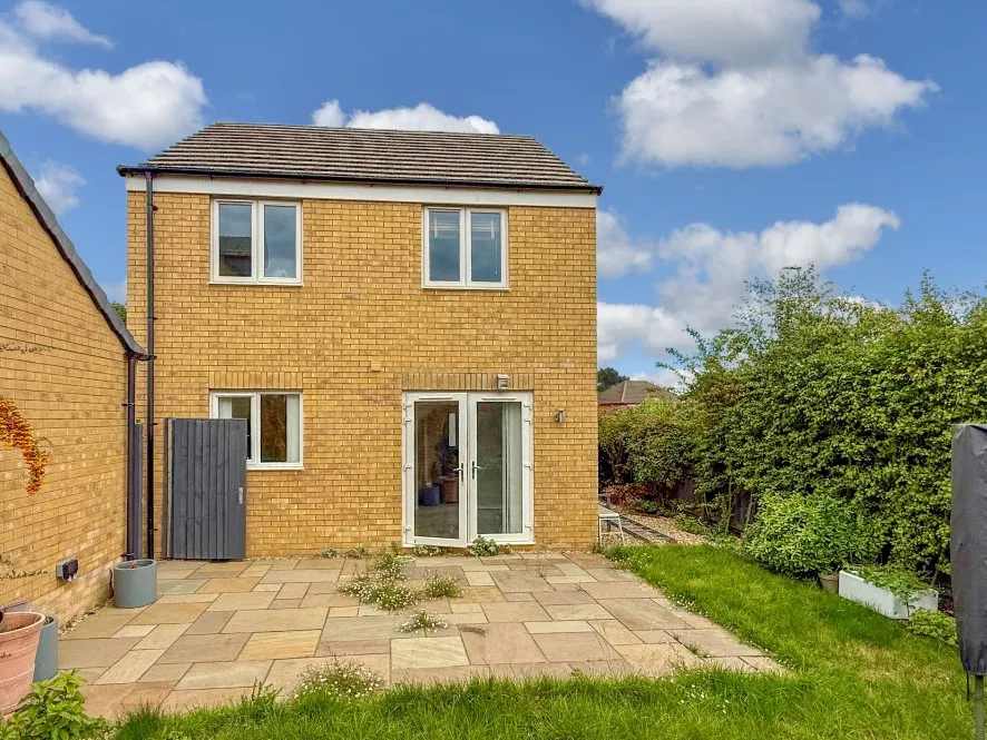 Property for Auction in Northamptonshire - 1 Green Crescent, Desborough, Kettering, Northamptonshire NN14 2FL