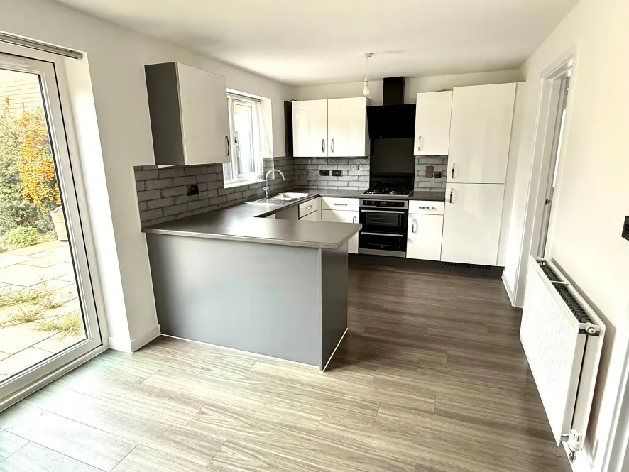 Property for Auction in Northamptonshire - 1 Green Crescent, Desborough, Kettering, Northamptonshire NN14 2FL
