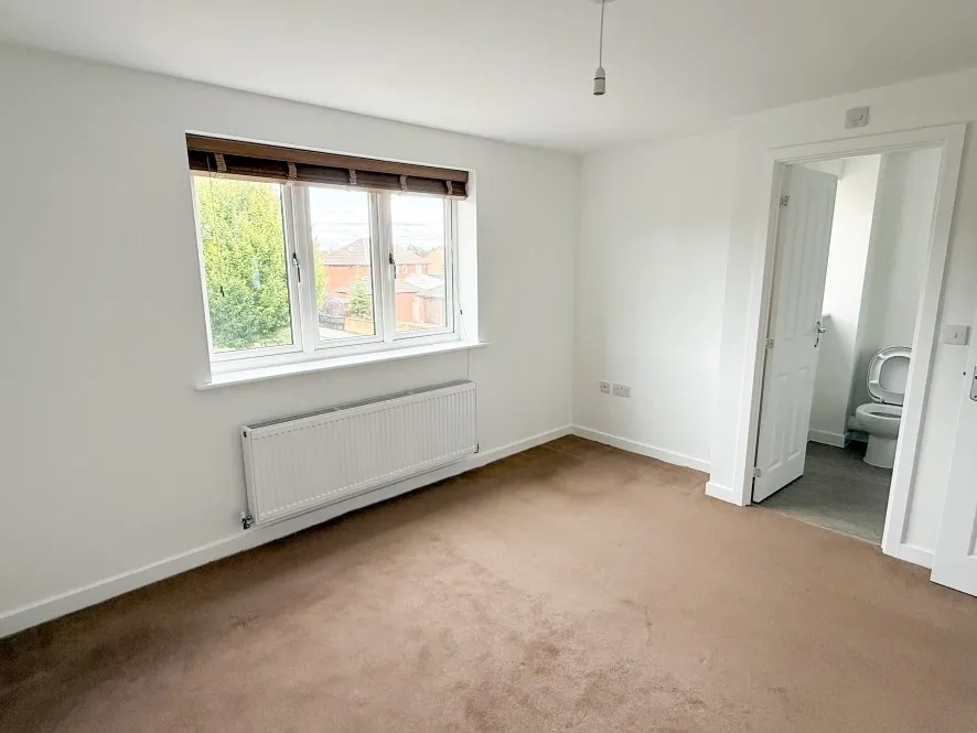 Property for Auction in Northamptonshire - 1 Green Crescent, Desborough, Kettering, Northamptonshire NN14 2FL
