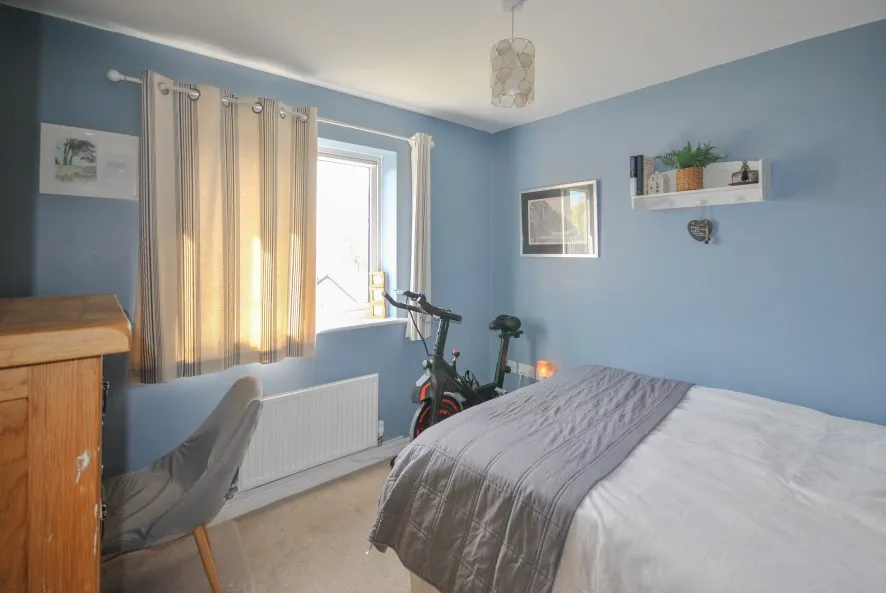Property for Auction in Northamptonshire - 7 Scott Close, Northampton, Northamptonshire NN5 4DZ