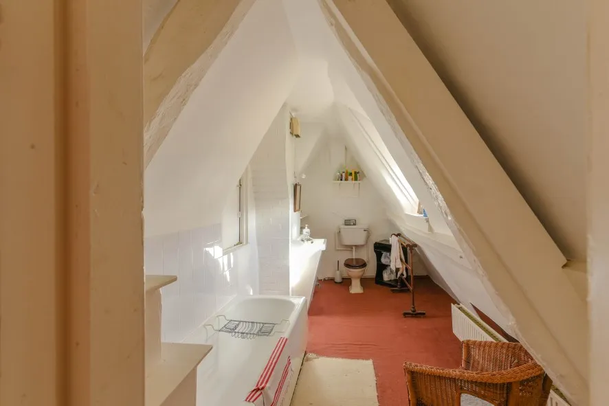 Property for Auction in Northamptonshire - 10 Church Way, Grendon, Northampton, Northamptonshire NN7 1JE