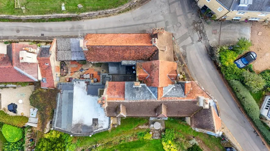 Property for Auction in Northamptonshire - 10 Church Way, Grendon, Northampton, Northamptonshire NN7 1JE