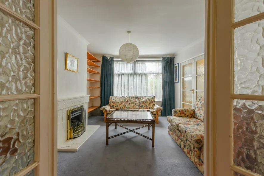 Property for Auction in Northamptonshire - 78 Highlands Avenue, Northampton, Northamptonshire NN3 6BQ