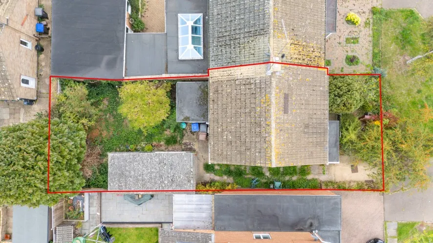 Property for Auction in Northamptonshire - 78 Highlands Avenue, Northampton, Northamptonshire NN3 6BQ