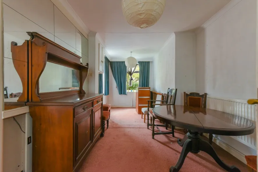Property for Auction in Northamptonshire - 78 Highlands Avenue, Northampton, Northamptonshire NN3 6BQ
