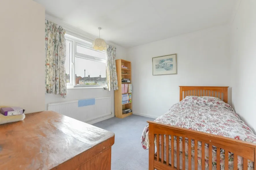 Property for Auction in Northamptonshire - 78 Highlands Avenue, Northampton, Northamptonshire NN3 6BQ