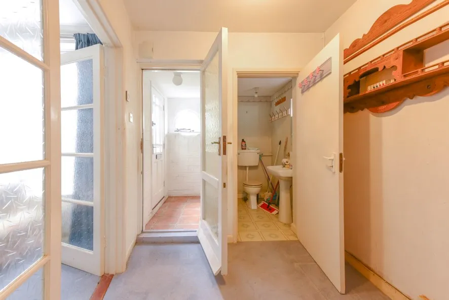 Property for Auction in Northamptonshire - 78 Highlands Avenue, Northampton, Northamptonshire NN3 6BQ