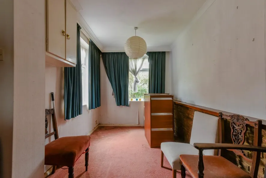 Property for Auction in Northamptonshire - 78 Highlands Avenue, Northampton, Northamptonshire NN3 6BQ