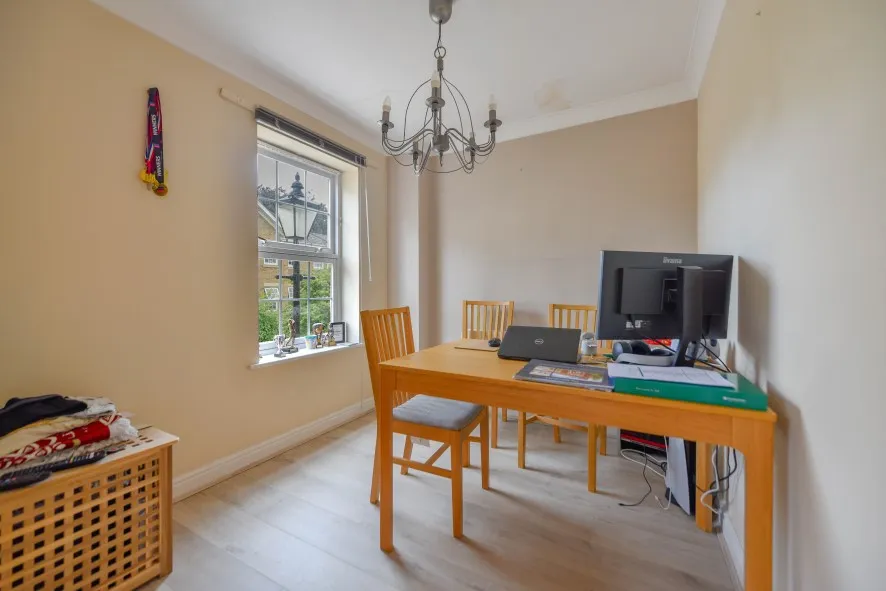 Property for Auction in Northamptonshire - 83 Scholars Court, Northampton, Northamptonshire NN1 1ES