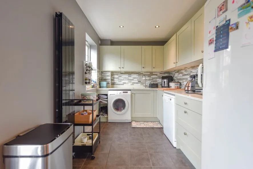 Property for Auction in Northamptonshire - 83 Scholars Court, Northampton, Northamptonshire NN1 1ES