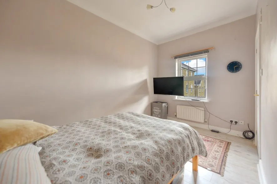 Property for Auction in Northamptonshire - 83 Scholars Court, Northampton, Northamptonshire NN1 1ES