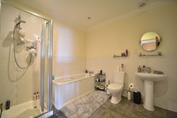 Property for Auction in Northamptonshire - Flat 16, Theatre Court, Northampton, Northamptonshire