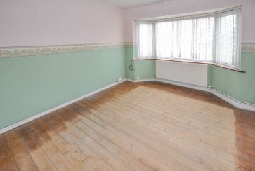 Property for Auction in Northamptonshire - 45 Greenview Drive, Links View, Northampton, Northamptonshire NN2 7LB