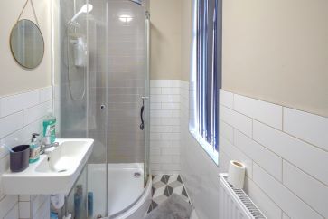 Property for Auction in Northamptonshire - 44 Hawthorn Road, Kettering, Northamptonshire NN15 7HS