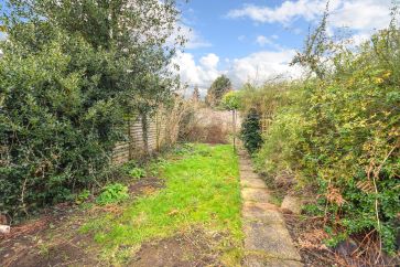 Property for Auction in Northamptonshire - 44 Hawthorn Road, Kettering, Northamptonshire NN15 7HS