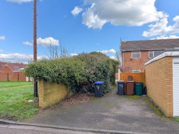 Property for Auction in Northamptonshire - 2 Birkdale Close, Northampton, Northamptonshire