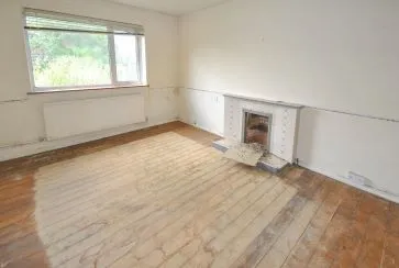 Property for Auction in Northamptonshire - 45 Greenview Drive, Links View, Northampton, Northamptonshire