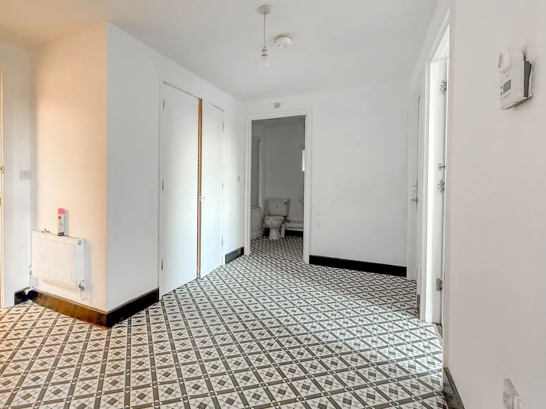 5 Freehold Street, Northampton, Northamptonshire, NN2 6BF - Online Auctions