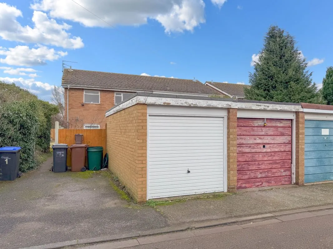 Birkdale Close, Northampton, Northamptonshire, NN2 7PD - Online Auctions