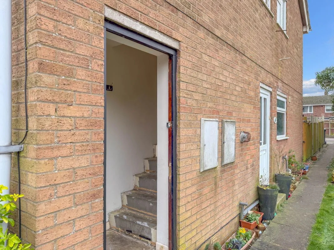 Birkdale Close, Northampton, Northamptonshire, NN2 7PD - Online Auctions