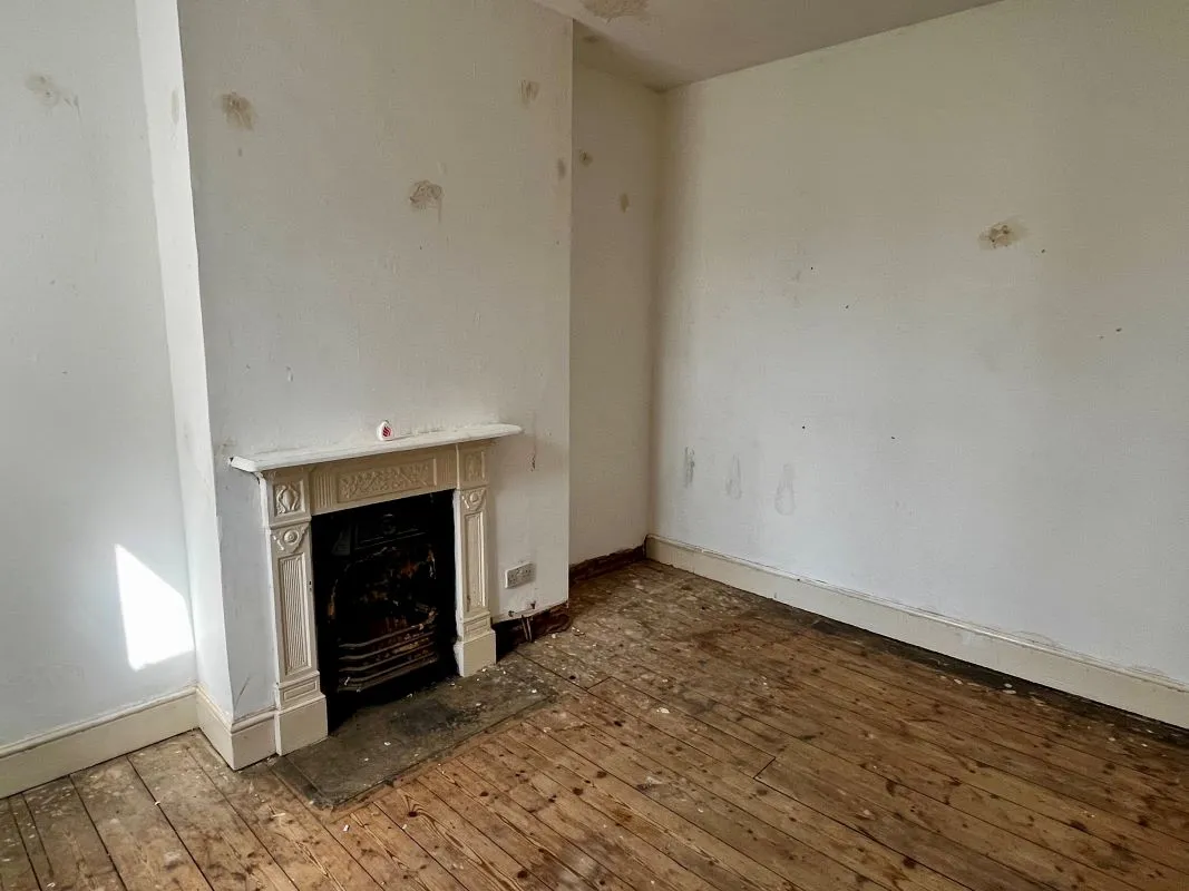 Northampton, Northamptonshire, NN2 6AP - Online Auctions