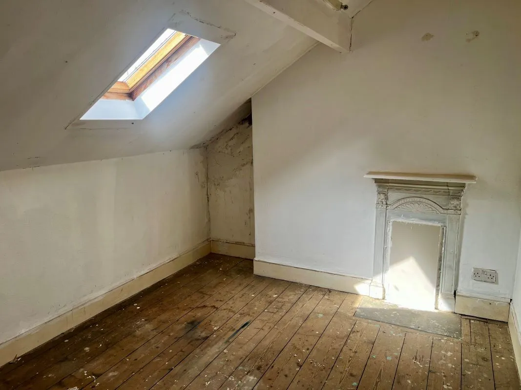 Northampton, Northamptonshire, NN2 6AP - Online Auctions