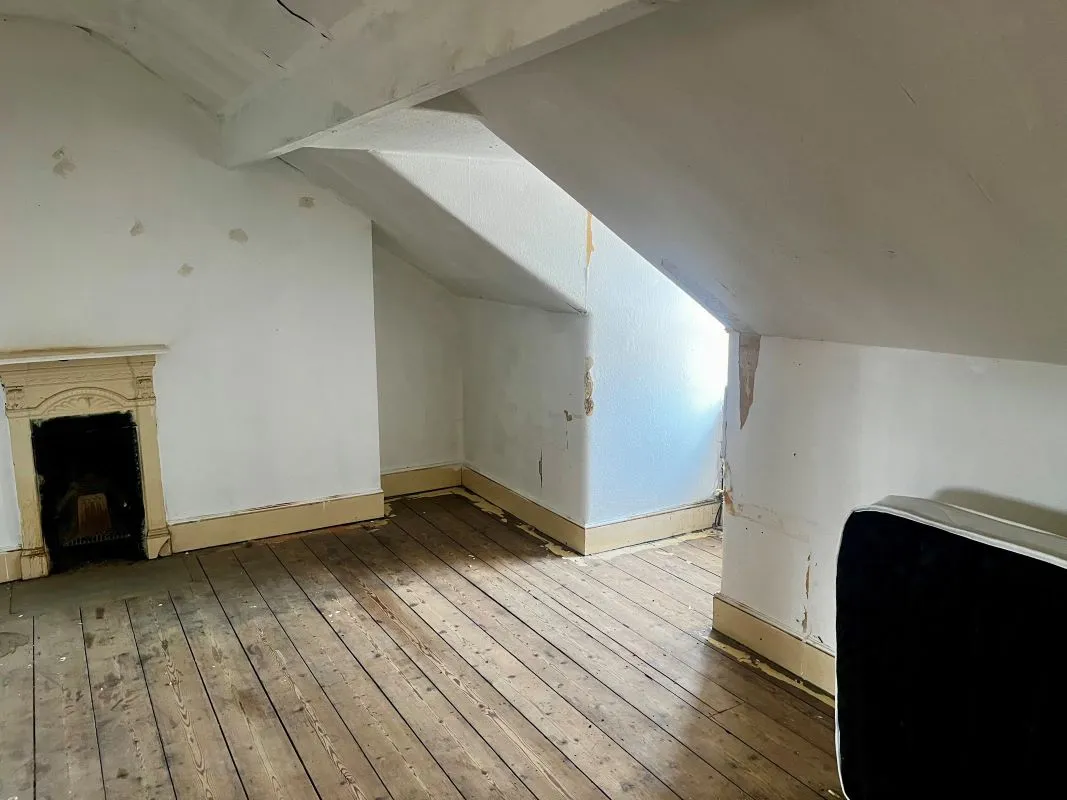 Northampton, Northamptonshire, NN2 6AP - Online Auctions