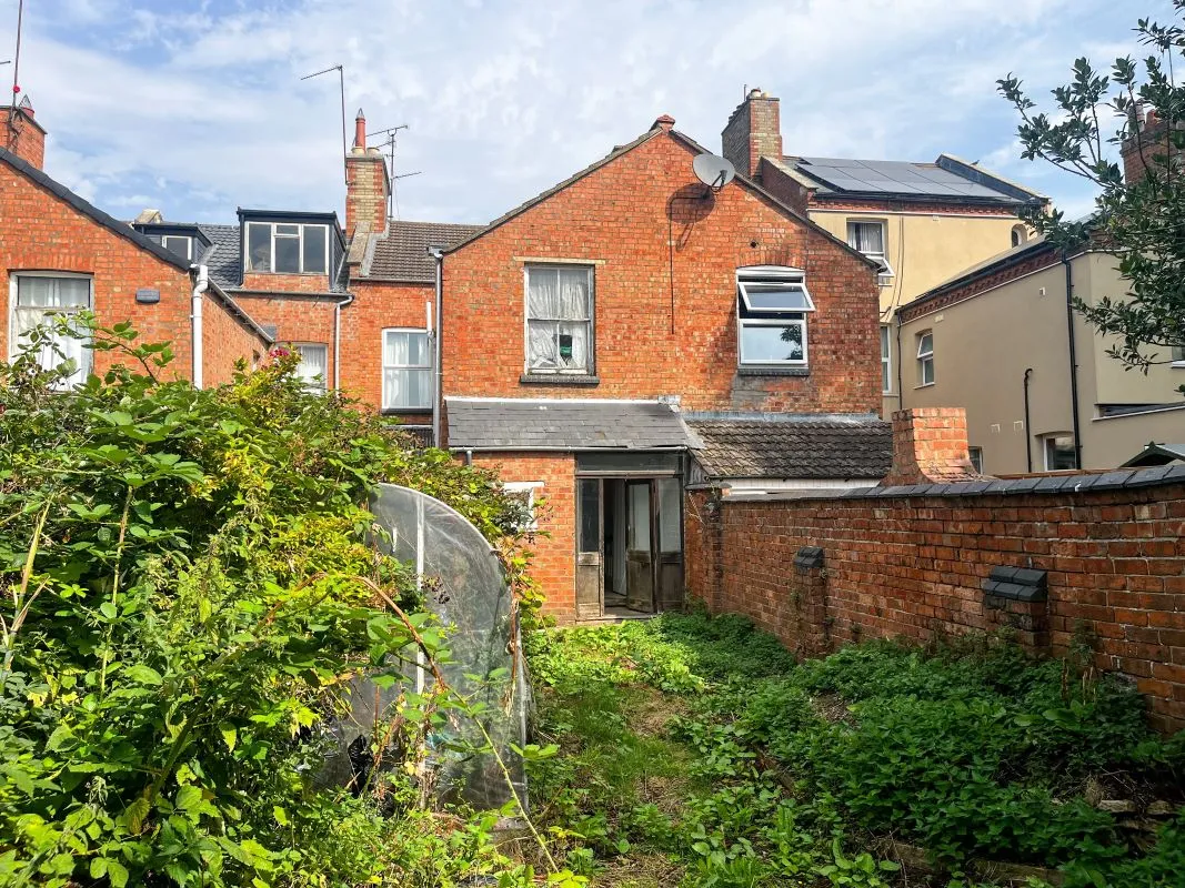 Northampton, Northamptonshire, NN2 6AP - Online Auctions