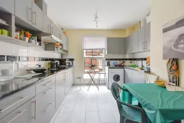 Property for Auction in Northamptonshire - 10 Gold Street, Northampton, Northamptonshire NN1 1RS