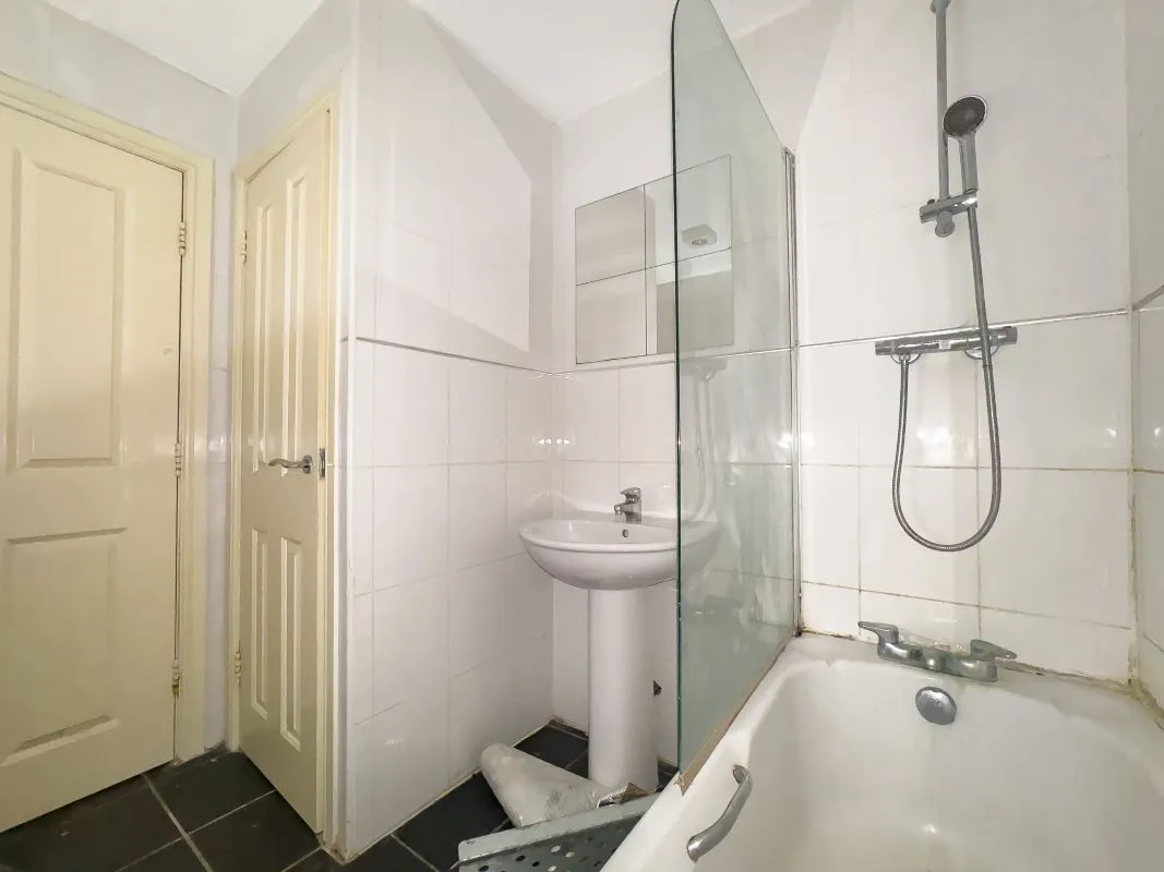 220-221 High Street West, Sunderland, Tyne and Wear, SR1 1TZ - Online Auctions