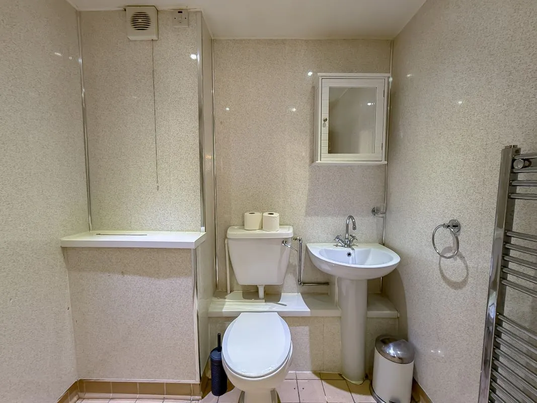 Washington, Tyne And Wear, NE38 0JG - Online Auctions