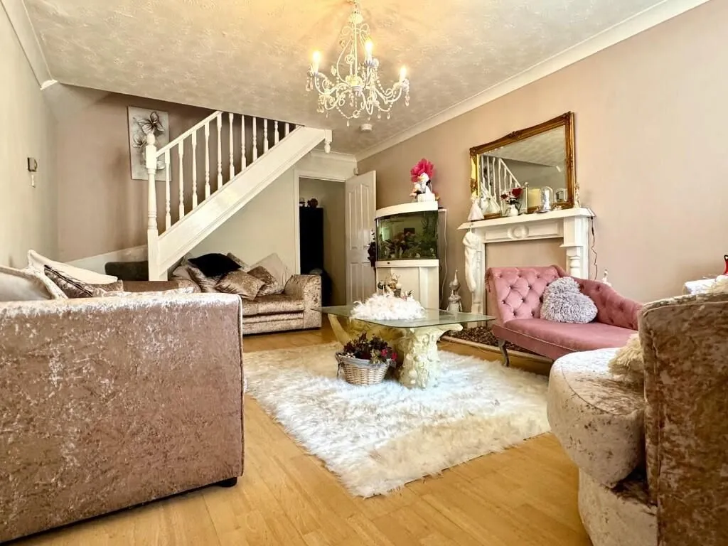 Redcar, Cleveland, TS10 2RR - Online Auctions