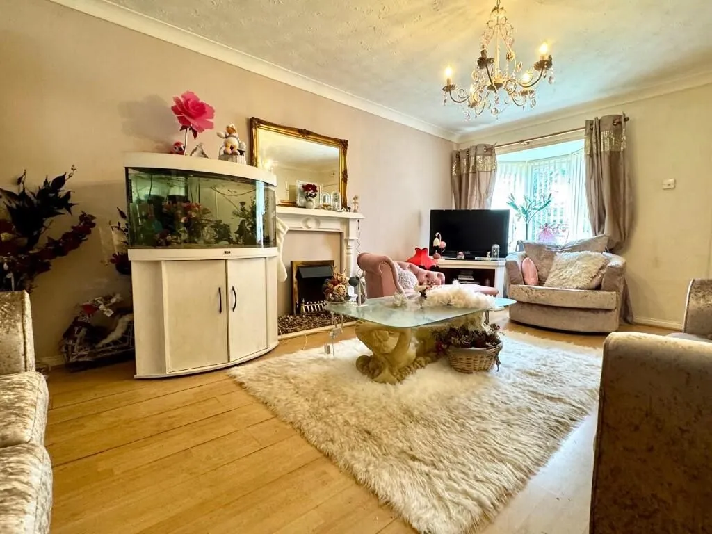 Redcar, Cleveland, TS10 2RR - Online Auctions